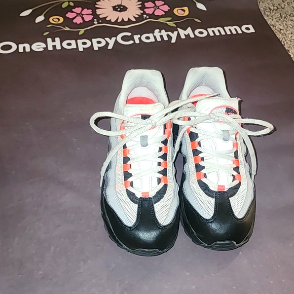 Nike Air Max 95 PS Black Solar Red 905461-007 Size 3Y - Picture 1 of 3